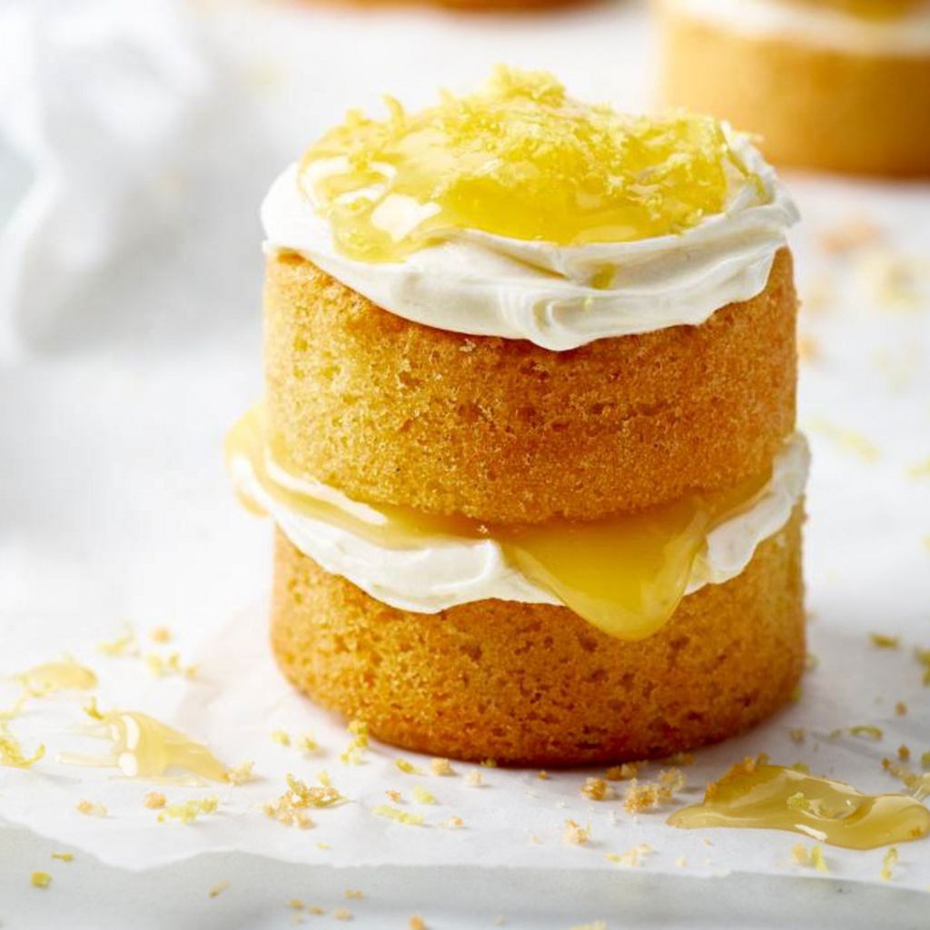 Mini Lemon Curd Sponge Cakes 4pk